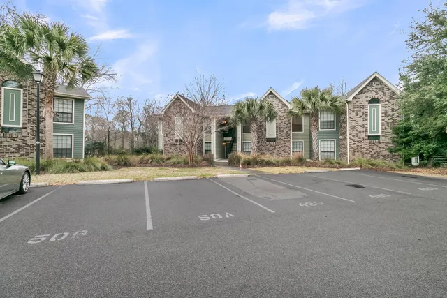 $2,300 | 1850 Montclair Drive, Unit D, Mount Pleasant, SC 29464