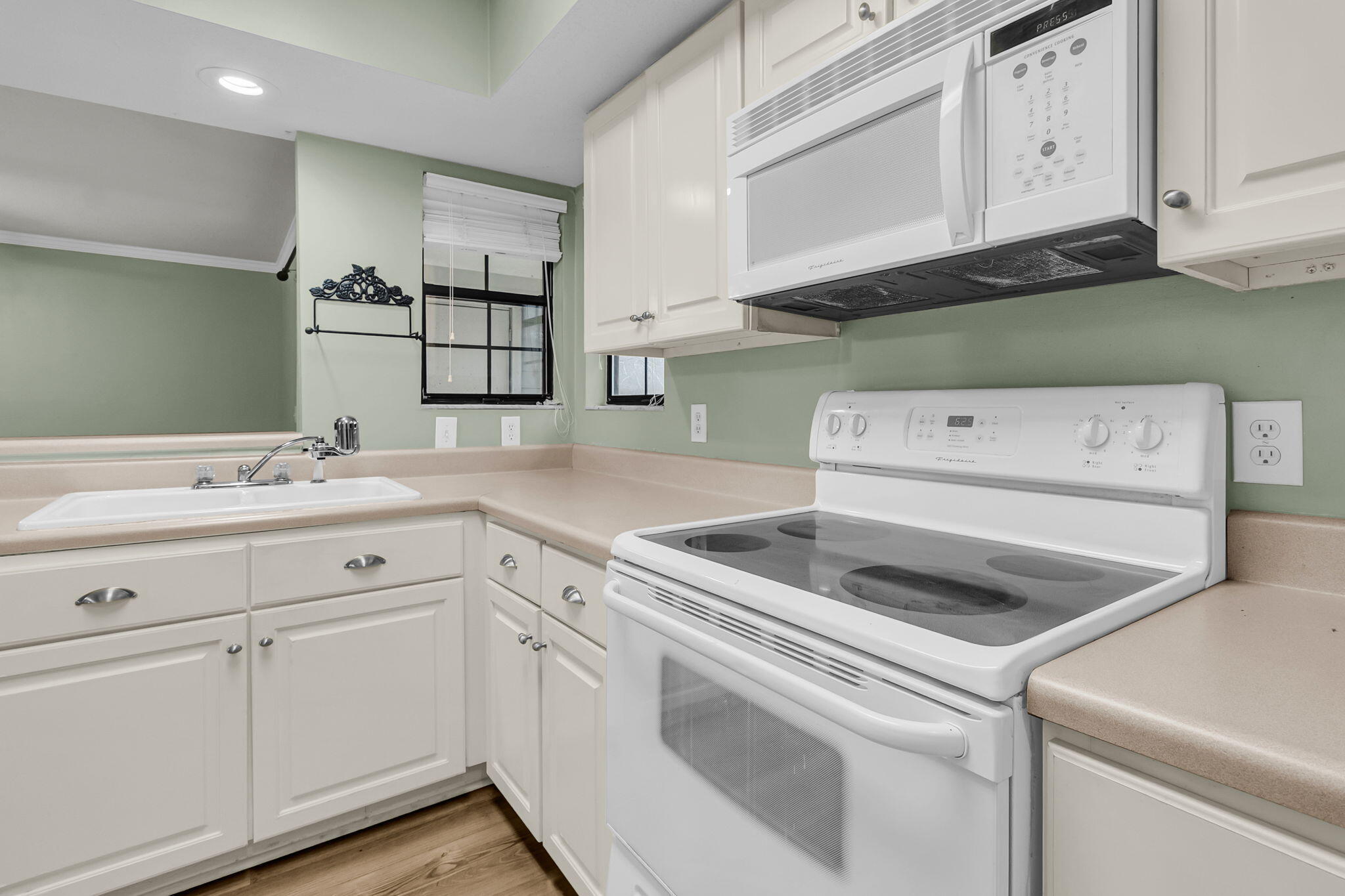 1850 Montclair Drive, Unit D Mount Pleasant, SC 29464 - Photo 10 of 42 CREM - 1850 Montclair Dr unit d-8