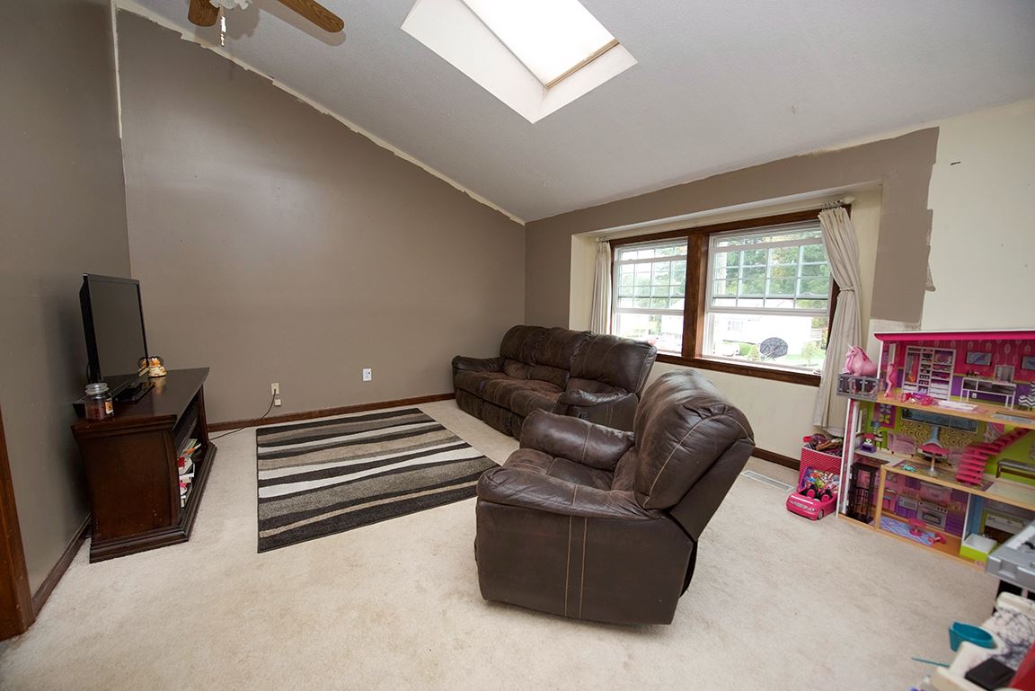 7 Lancelot Drive, Unit R Derry, NH 03038 - Photo 4 of 25 Gallery Image 4