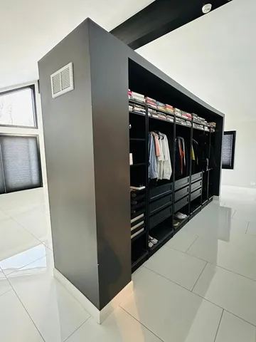 a view of walk in closet