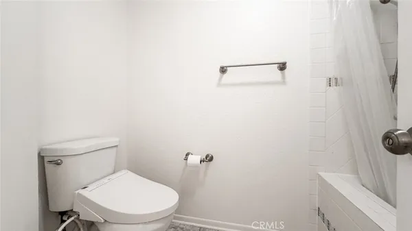 $3,800 | 2563 Plaza Del Amo, Unit 204, Torrance, CA 90503