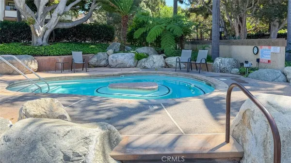 $3,800 | 2563 Plaza Del Amo, Unit 204, Torrance, CA 90503