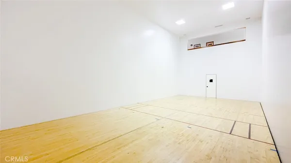 $3,800 | 2563 Plaza Del Amo, Unit 204, Torrance, CA 90503