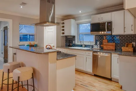 $595,000 | 2415 Sunset Avenue, Dallas, TX 75211