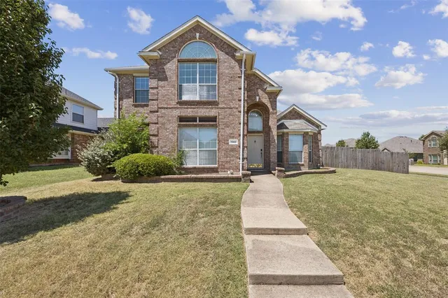 $350,990 | 341 Crystal Lake Drive, DeSoto, TX 75115