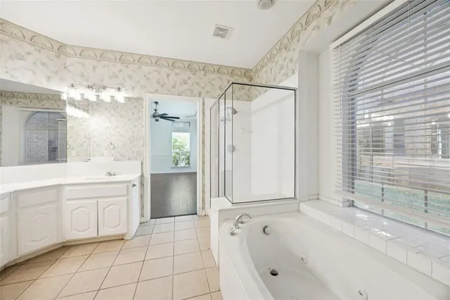 $350,990 | 341 Crystal Lake Drive, DeSoto, TX 75115