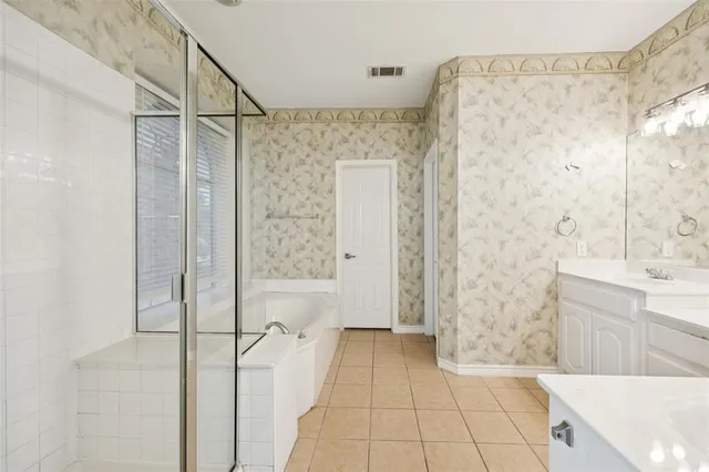 $350,990 | 341 Crystal Lake Drive, DeSoto, TX 75115