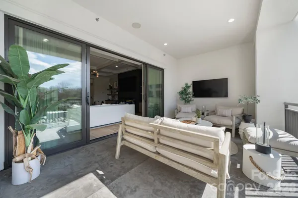 $2,100,000 | 19329 Watermark Drive, Cornelius, NC 28031