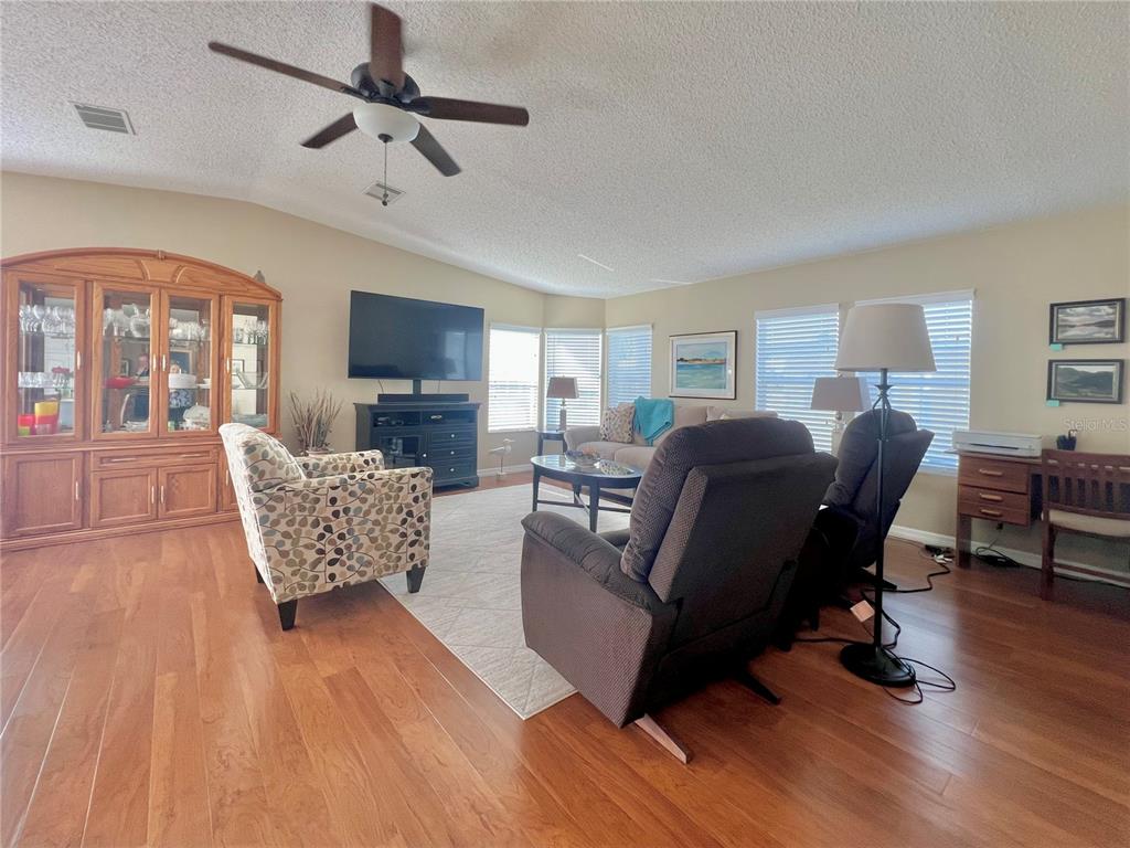 1100 South Belcher Road, Unit 512 Largo, FL 33771 - Photo 22 of 73 Living room