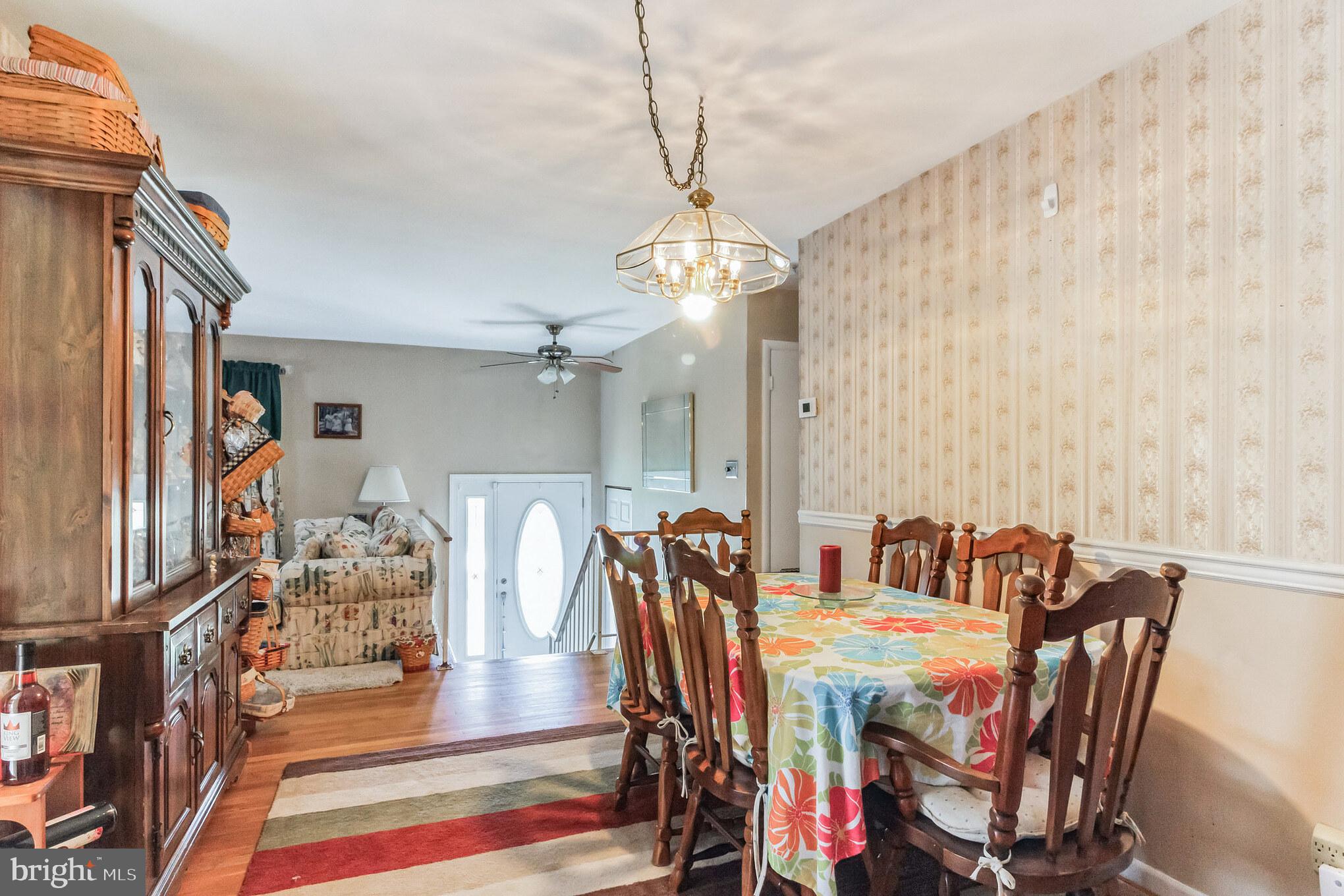 1401 Adamsview Road Catonsville, MD 21228 - Photo 4 of 24
