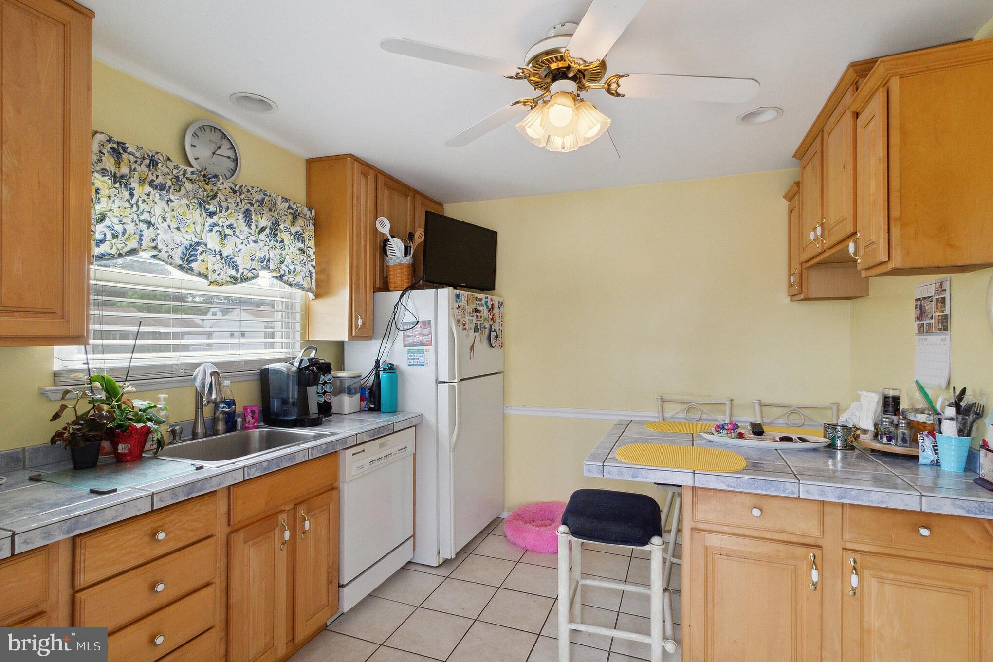 1401 Adamsview Road Catonsville, MD 21228 - Photo 6 of 24