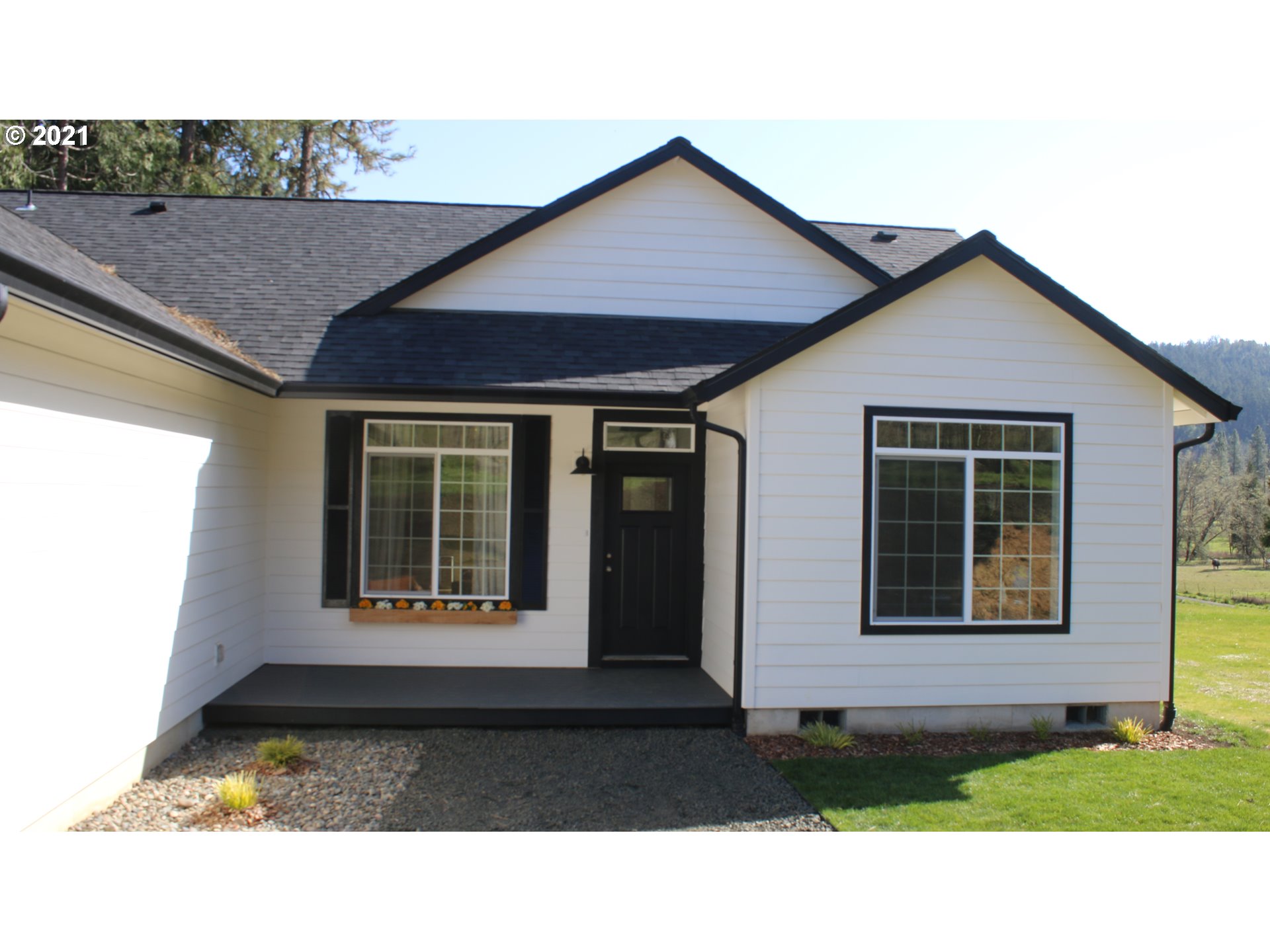 1352 Larson Road Roseburg, OR 97471 - Photo 22 of 24 Gallery Image 22