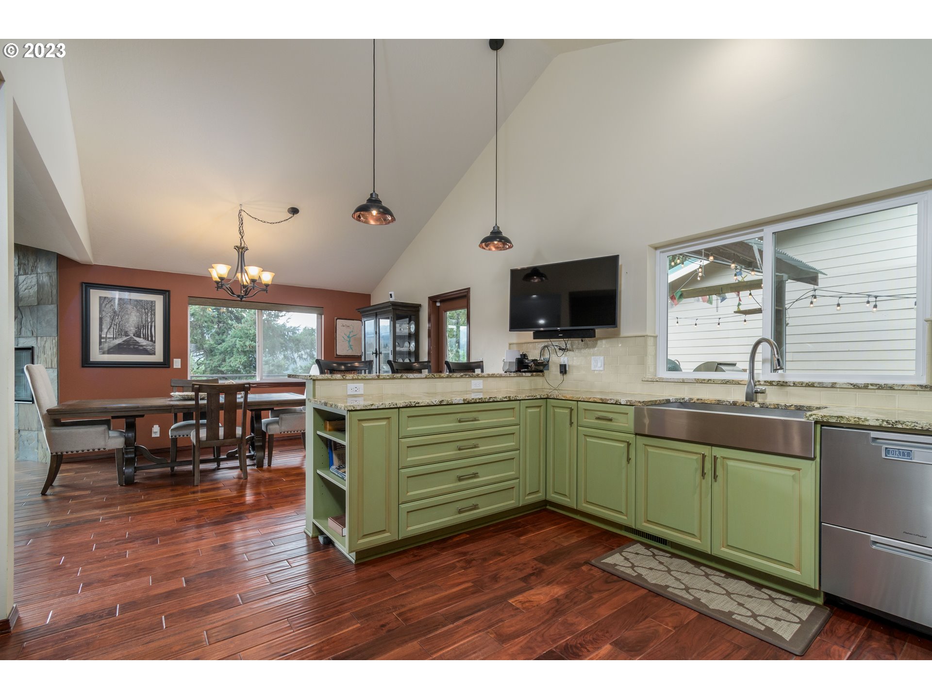 39350 Eagles Rest Road Dexter, OR 97431 - Photo 12 of 42 a kitchen with sink and microwave