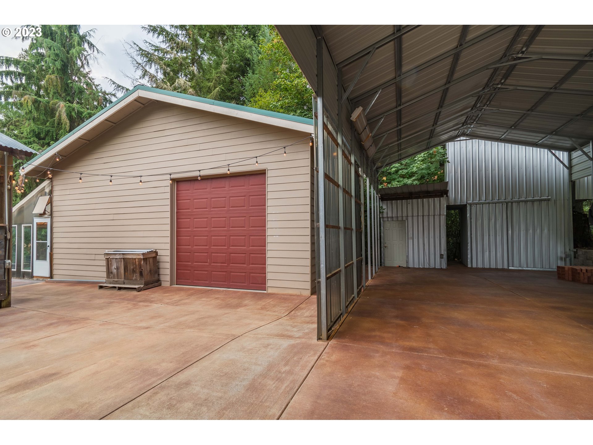 39350 Eagles Rest Road Dexter, OR 97431 - Photo 35 of 42 a view of backyard of house