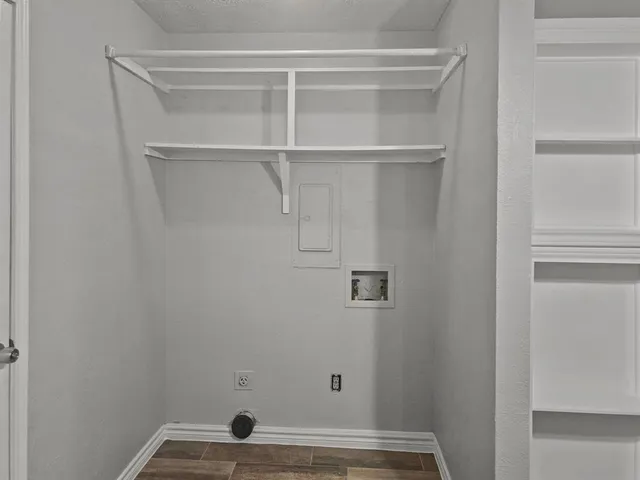 $2,100 | 701 Idlewilde Drive, Lewisville, TX 75067