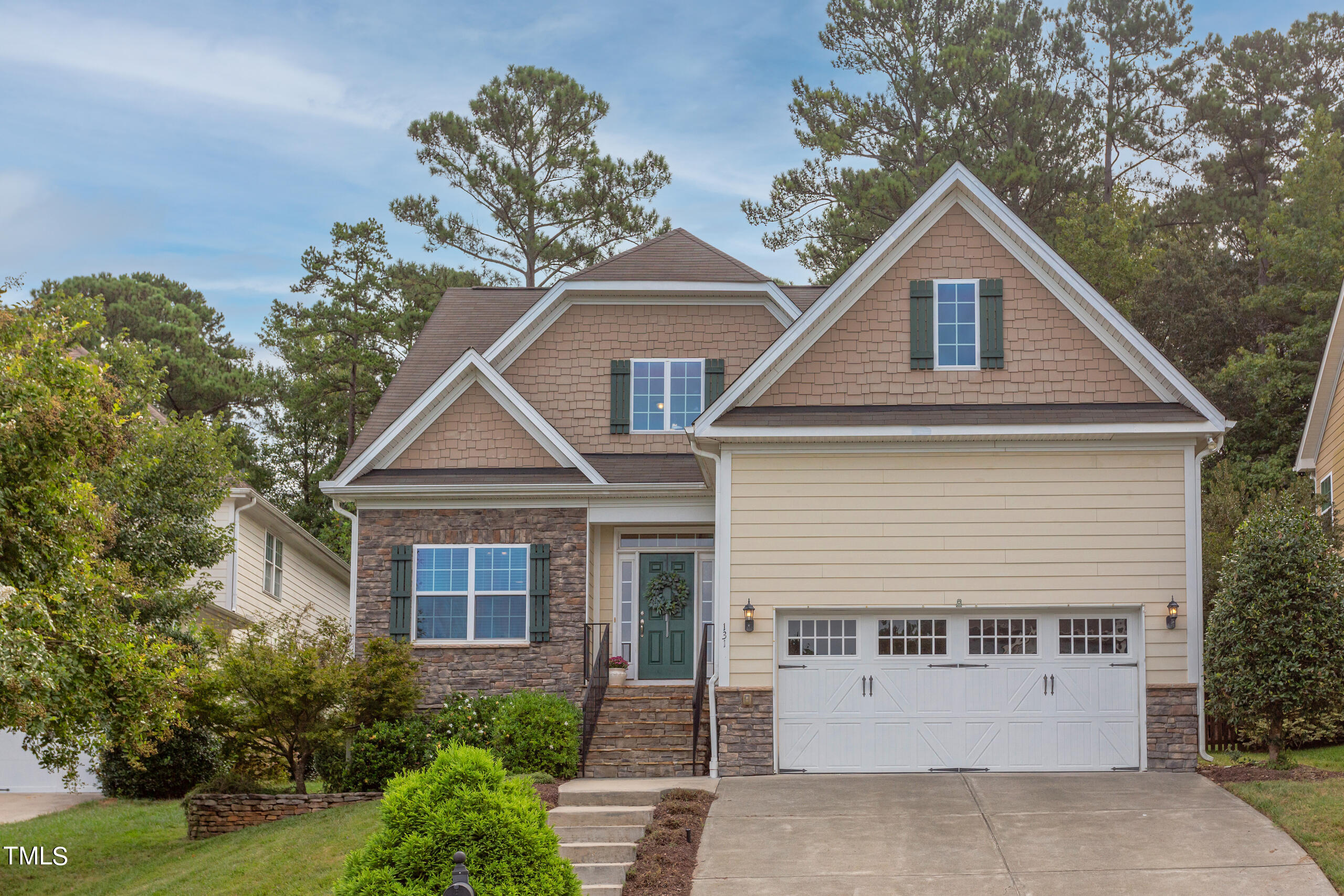 131 Strolling Way Durham, NC 27707 - Photo 2 of 67 IMG_7034