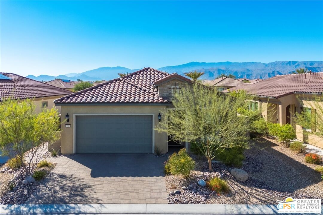 102 Zinfandel Rancho Mirage, CA 92270 - Photo 8 of 34 Gallery Image 8