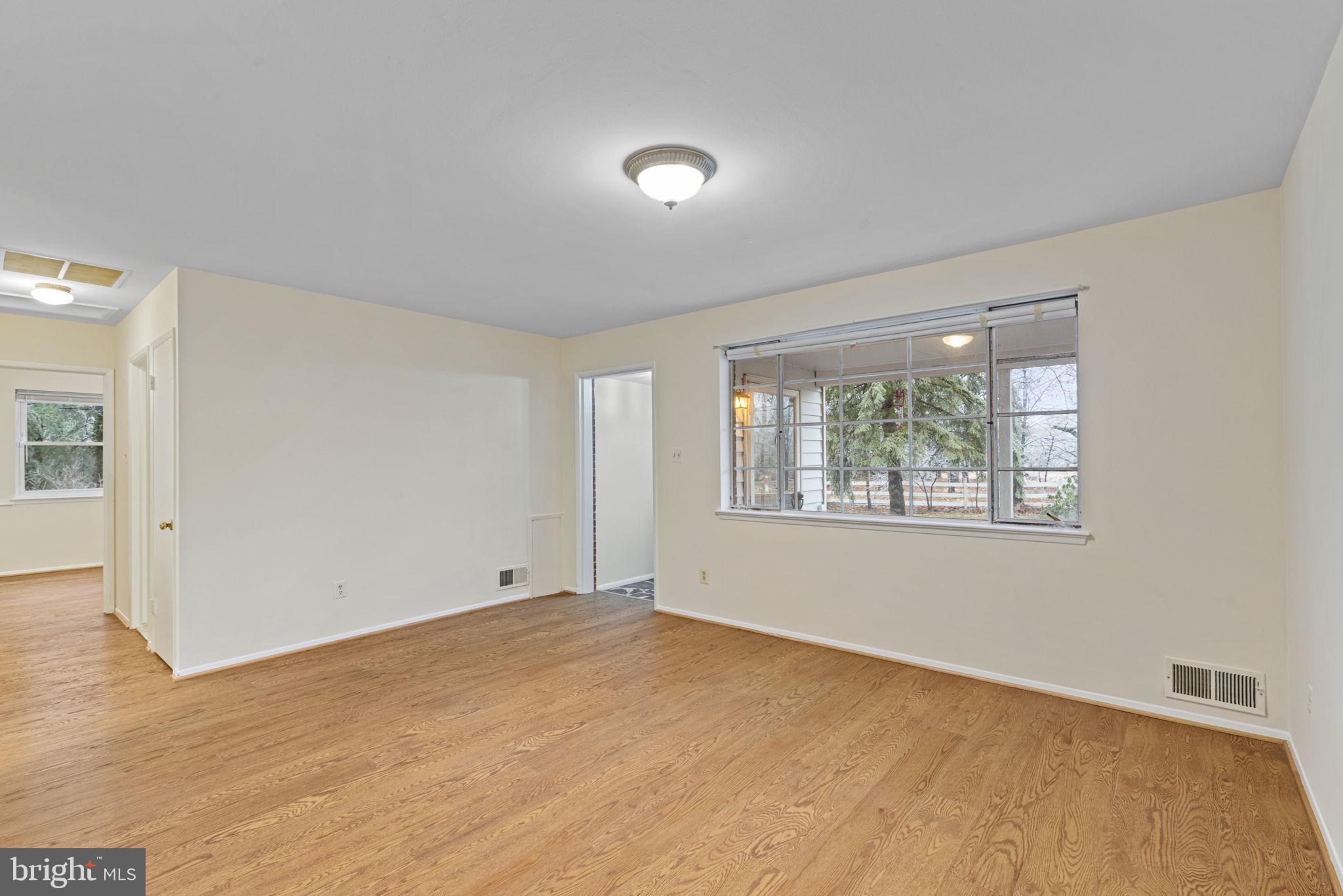 4954 Catharpin Road Gainesville, VA 20155 - Photo 5 of 24 Fresh paint and new flooring throughout!