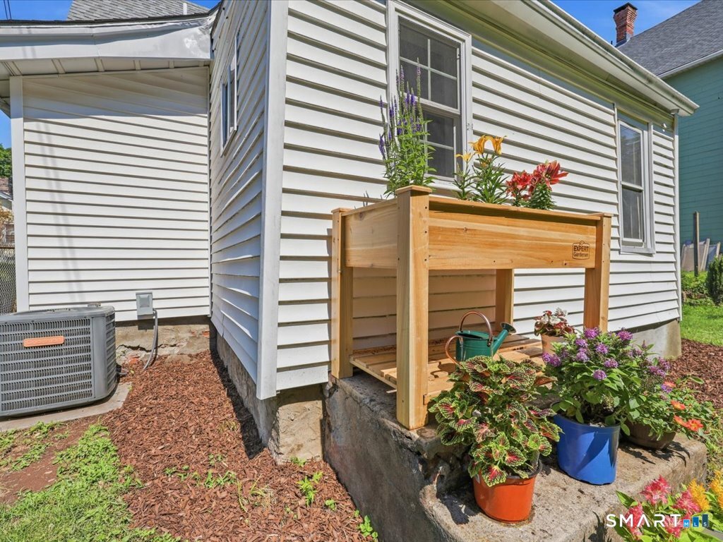 53 Maple Street Meriden, CT 06451 - Photo 31 of 35