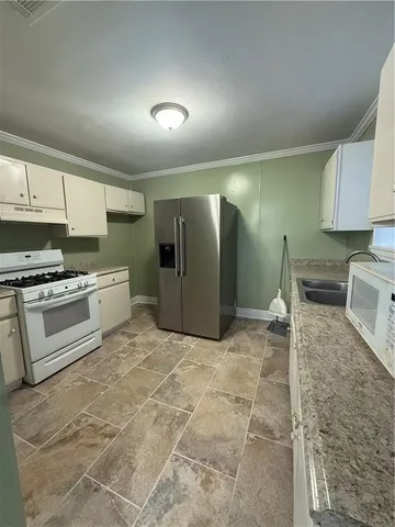 $2,100 | 423 River Oaks Drive, New Orleans, LA 70131