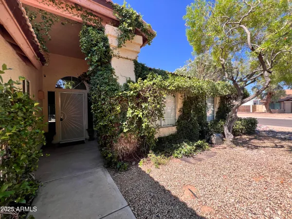$2,650 | 3910 West Soft Wind Drive, Glendale, AZ 85310