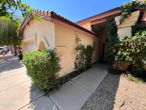 $2,650 | 3910 West Soft Wind Drive, Glendale, AZ 85310