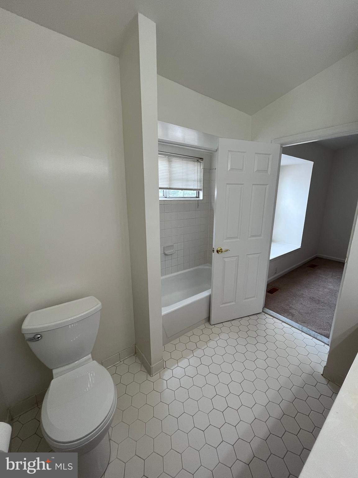 7 Dawn View Court Silver Spring, MD 20904 - Photo 14 of 42 Owner Suite Bathroom View 2