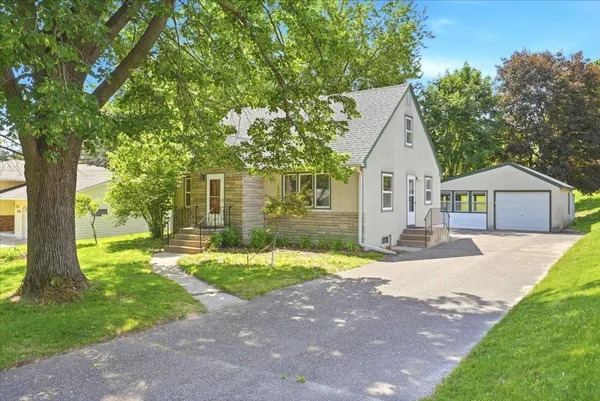 $325,000 | 568 Shryer Avenue West, Roseville, MN 55113