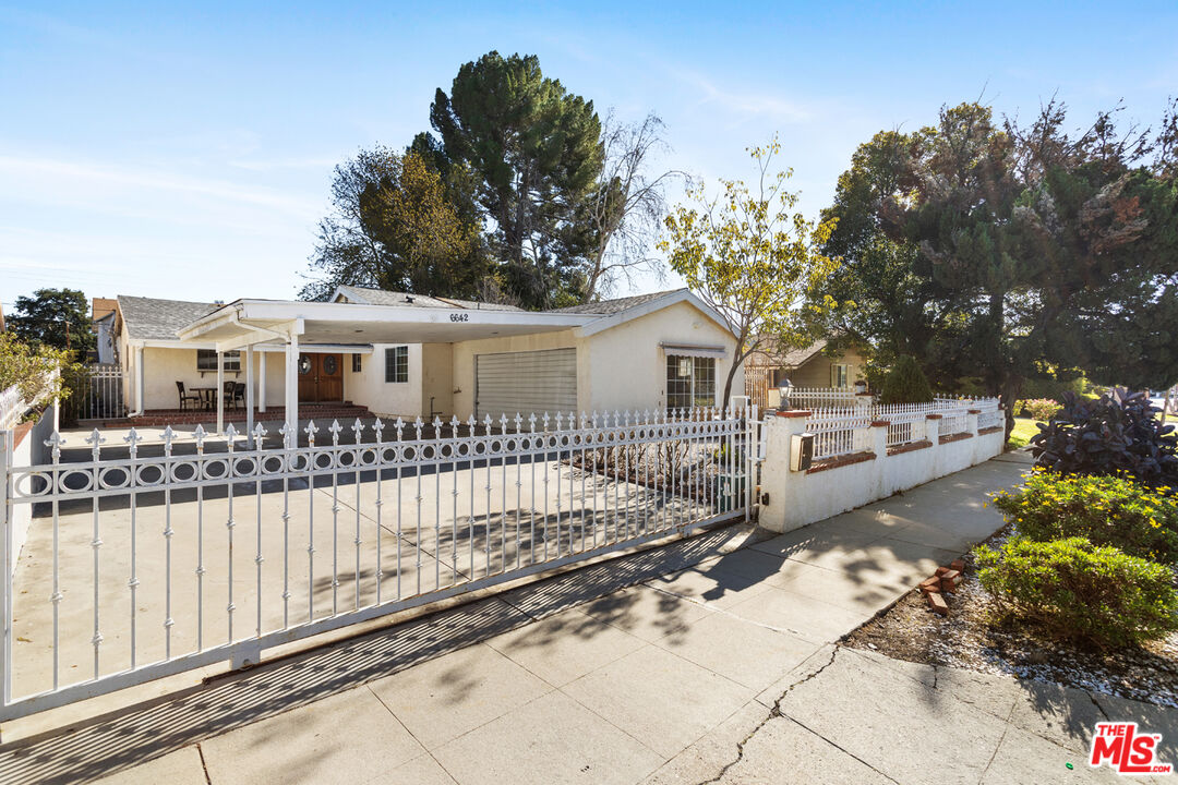 6642 Rhea Avenue Reseda, CA 91335 - Photo 4 of 49 Gallery Image 4