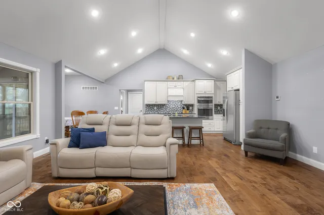 $529,900 | 737 Enos Road, Seymour, IN 47274