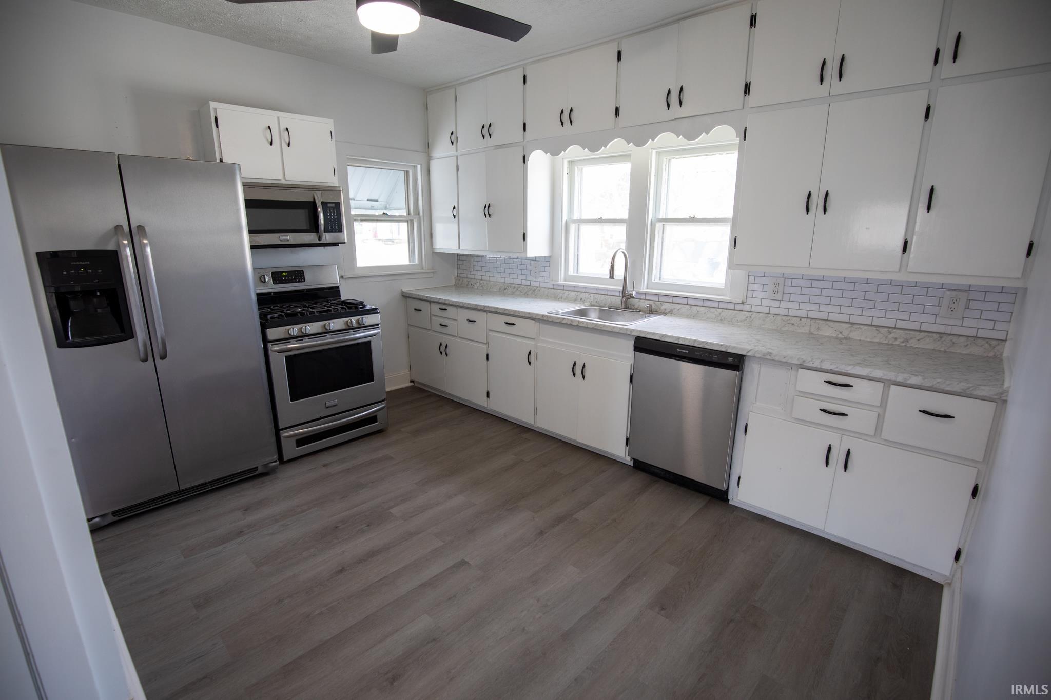 411 North Michigan Street Argos, IN 46501 - Photo 3 of 20