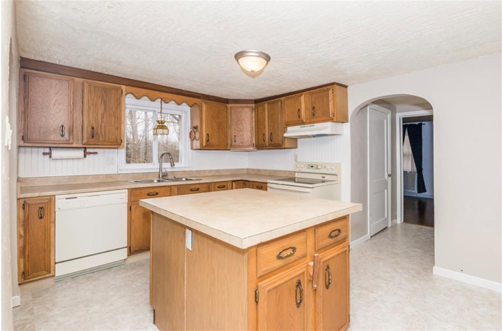 3638 Longview Road Hermitage, PA 16148 - Photo 4 of 19 Gallery Image 4