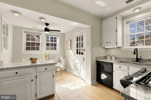 $800,000 | 3918 17th Place Northeast, Washington, DC 20018