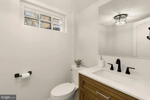 $800,000 | 3918 17th Place Northeast, Washington, DC 20018