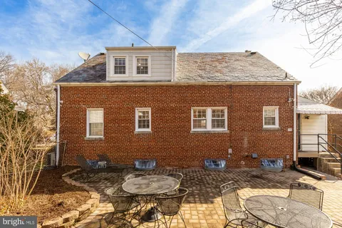 $800,000 | 3918 17th Place Northeast, Washington, DC 20018