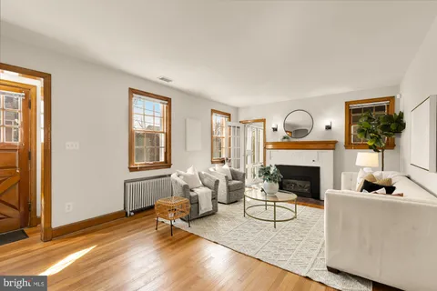 $800,000 | 3918 17th Place Northeast, Washington, DC 20018