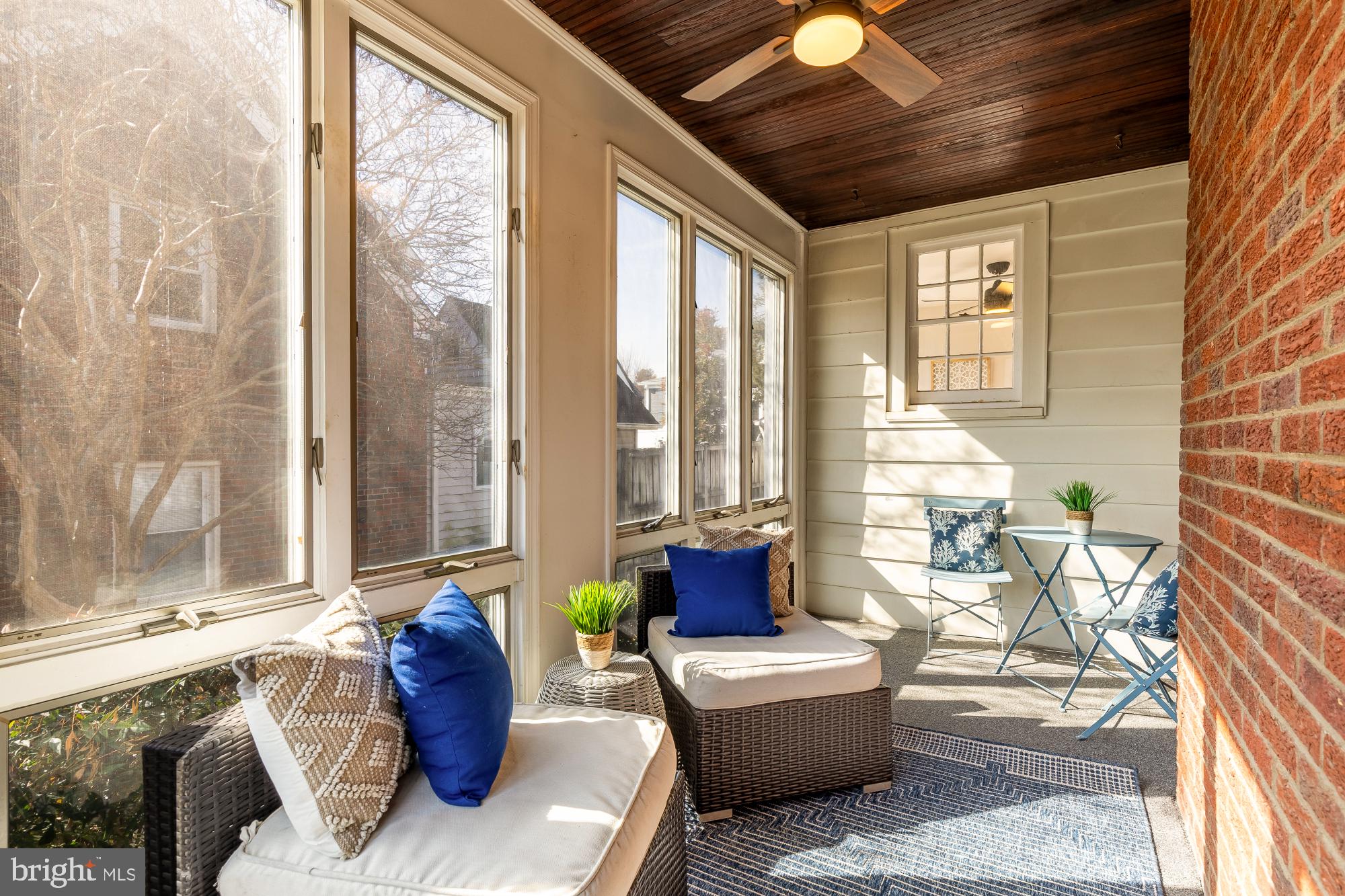 3918 17th Place Northeast Washington, DC 20018 - Photo 10 of 57 Sun Room