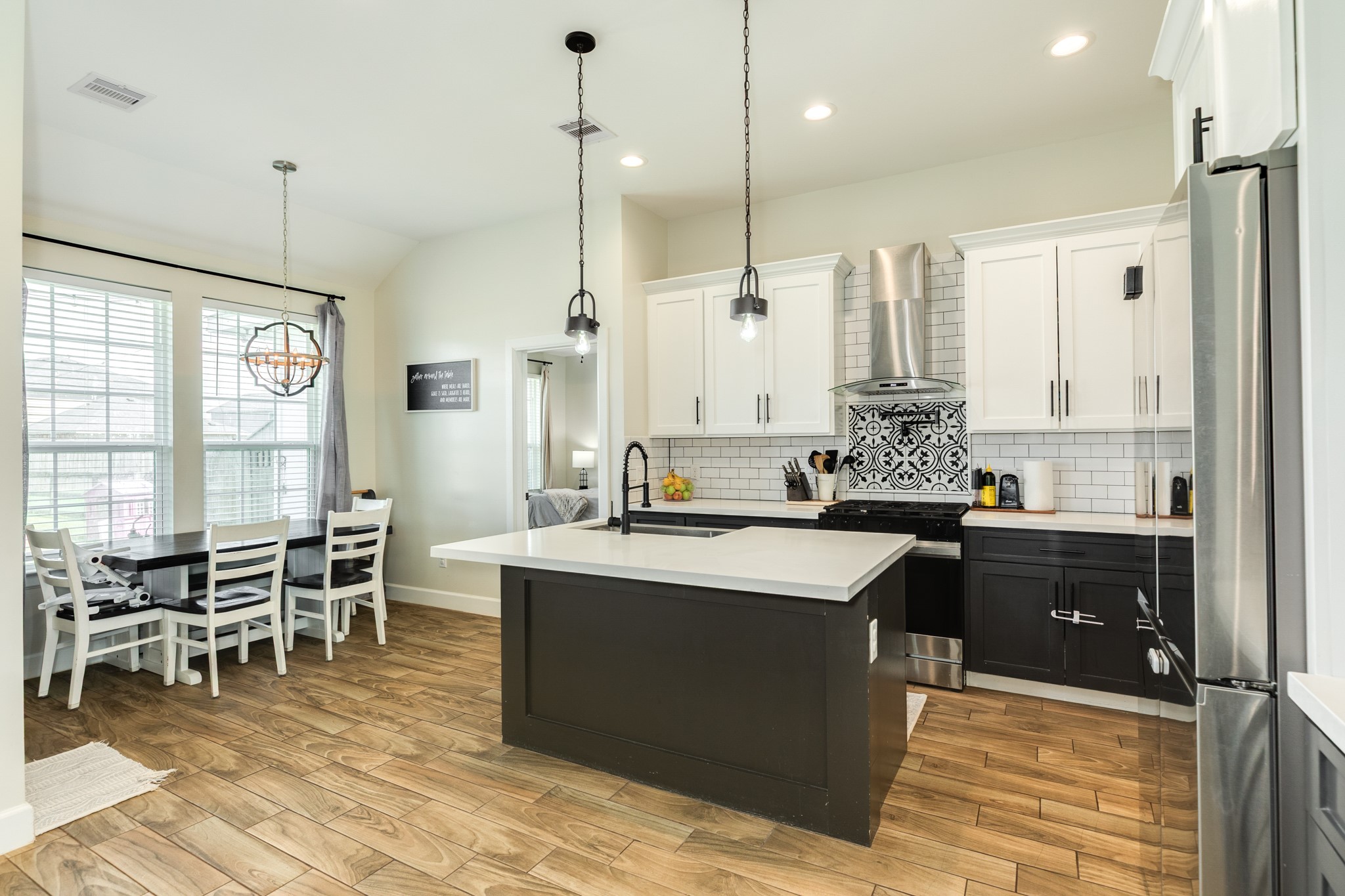 414 Burning Tree Lane West Columbia, TX 77486 - Photo 11 of 27 Gallery Image 11