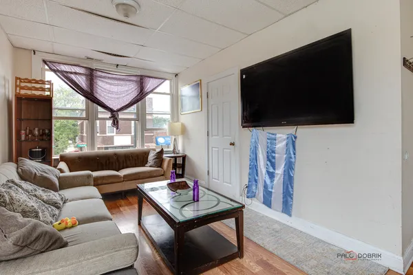 $2,000 | 3445 North Pulaski Road, Unit 3445, Chicago, IL 60641