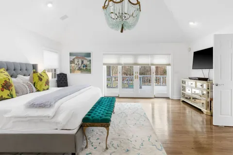 360 7 Ponds Towd Road, Water Mill, NY 11976