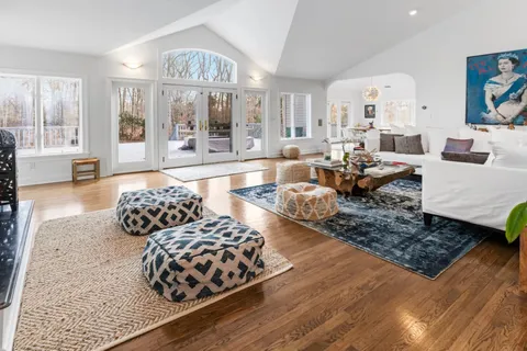 360 7 Ponds Towd Road, Water Mill, NY 11976