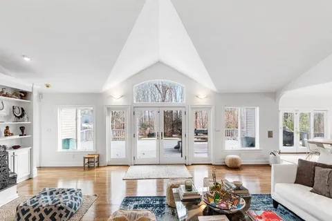 360 7 Ponds Towd Road, Water Mill, NY 11976