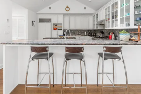 360 7 Ponds Towd Road, Water Mill, NY 11976