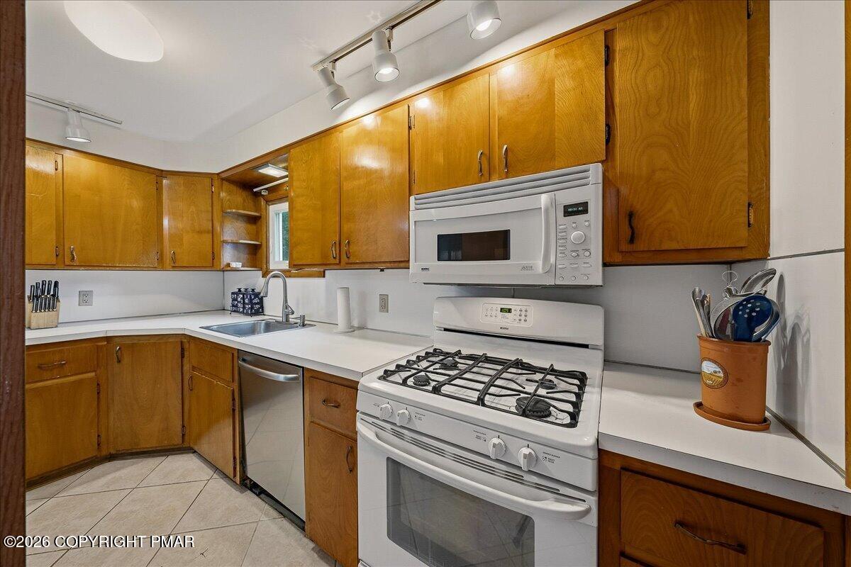 310 Albert Road Stroudsburg, PA 18360 - Photo 14 of 54 Kitchen