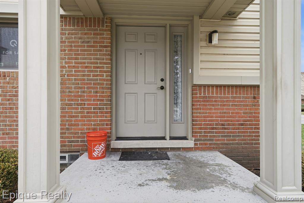 3895 Old Creek Road Troy, MI 48084 - Photo 8 of 23