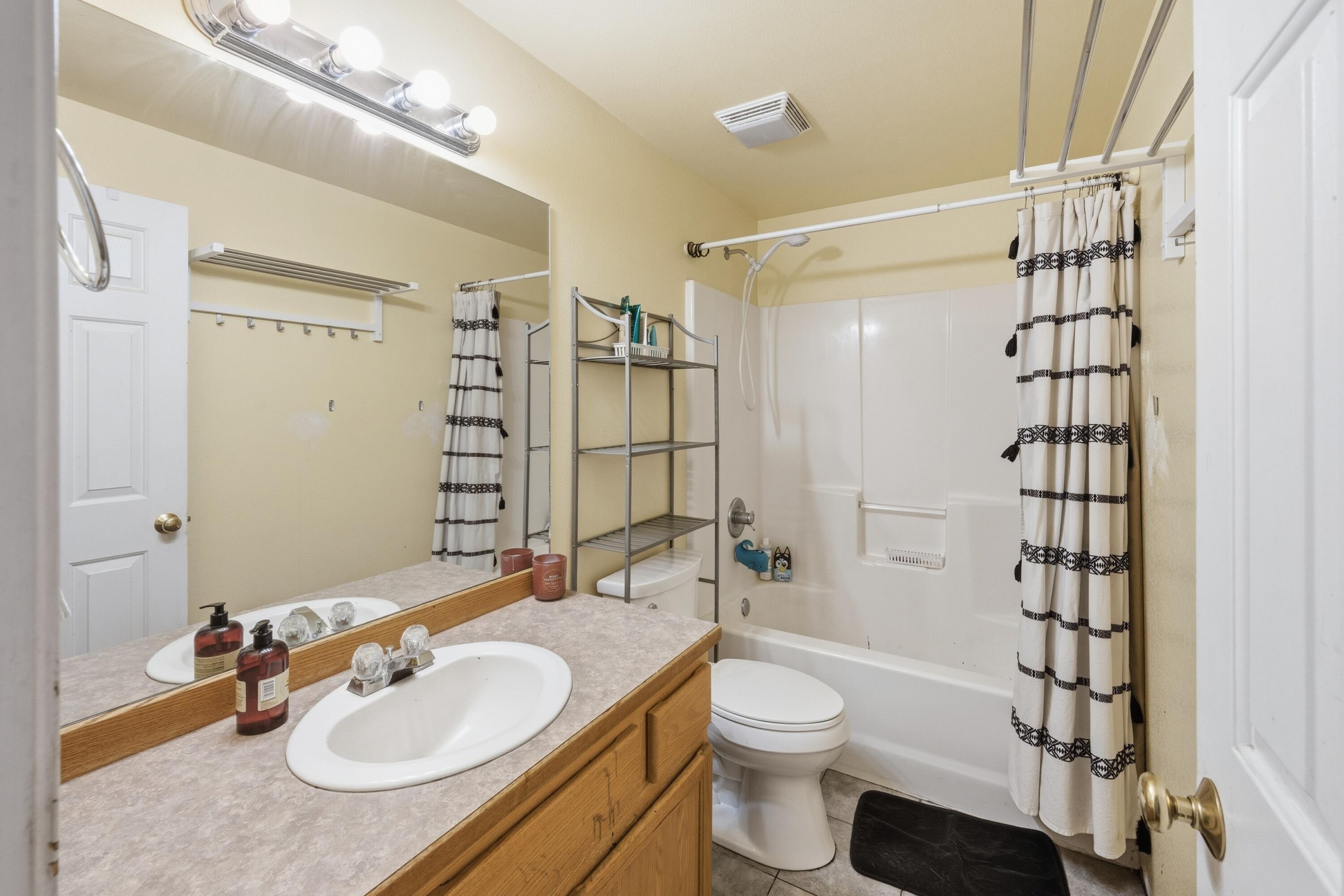 2113 Northwest 22nd Street Redmond, OR 97756 - Photo 20 of 40 TPark_8787_041726