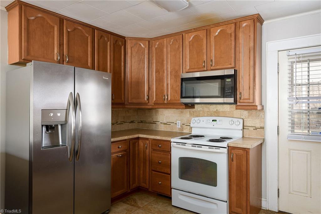 1820 Baker Road High Point, NC 27263 - Photo 5 of 30 Gallery Image 5