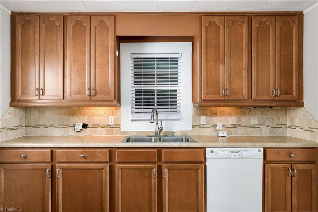 1820 Baker Road High Point, NC 27263 - Photo 7 of 30 Gallery Image 7