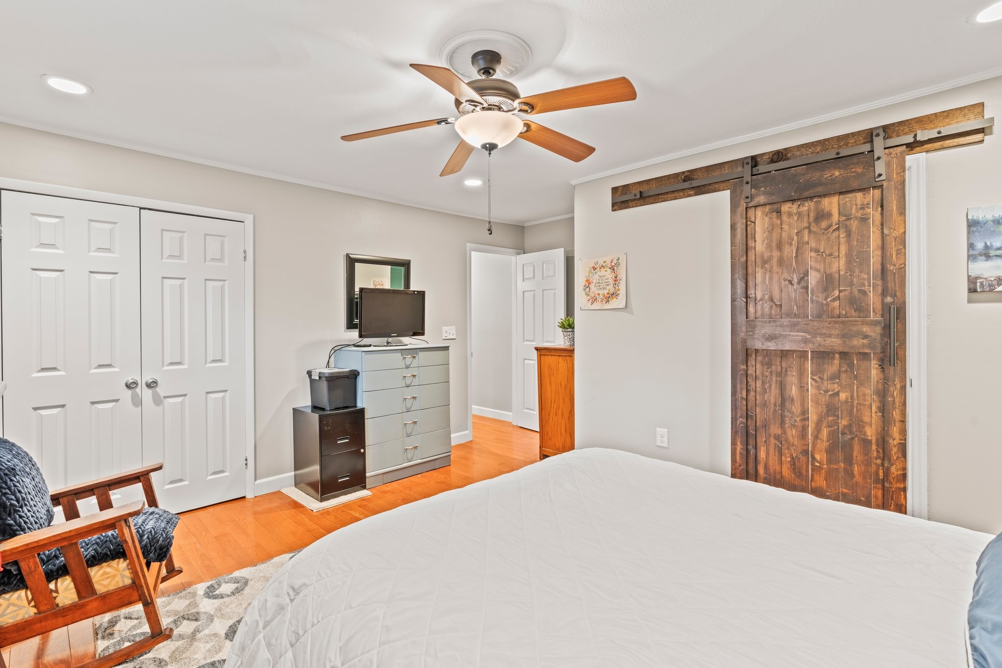 759 Little Hurricane Road Winchester, TN 37398 - Photo 18 of 30 a bedroom with a bed and a flat screen tv