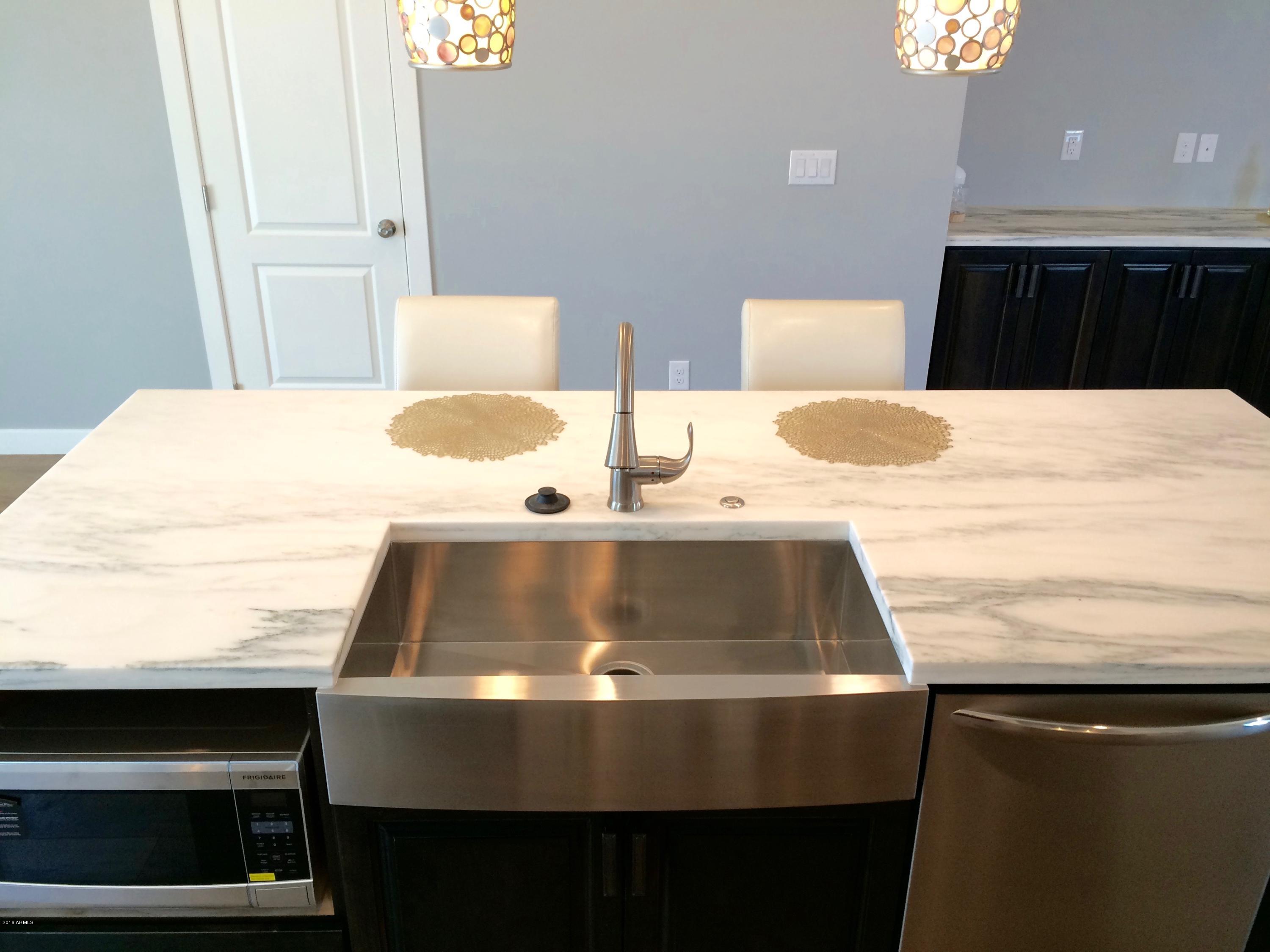 1237 East Almeria Road Phoenix, AZ 85006 - Photo 16 of 34 IMG_1971